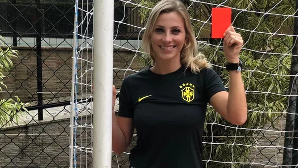 Fernanda Colombo, árbitra brasileña, - Sputnik Mundo
