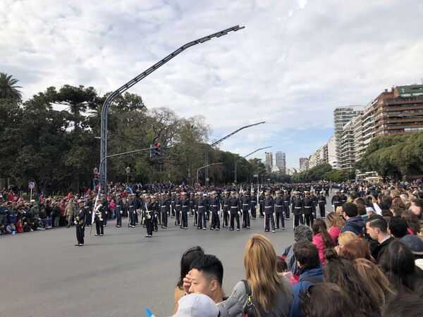 El regreso del desfile militar y el apoyo de Macri a las Fuerzas de Argentina (fotos) - Sputnik Mundo
