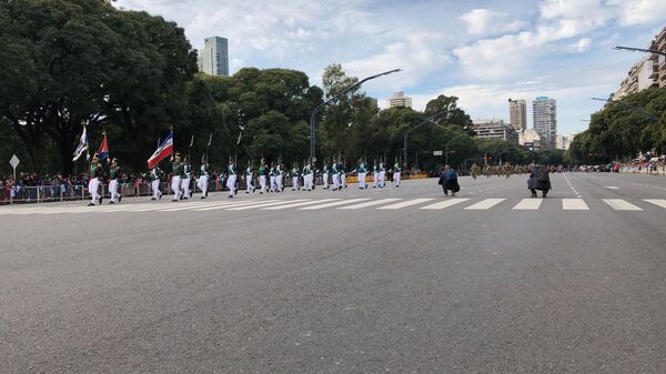 El regreso del desfile militar y el apoyo de Macri a las Fuerzas de Argentina (fotos) - Sputnik Mundo