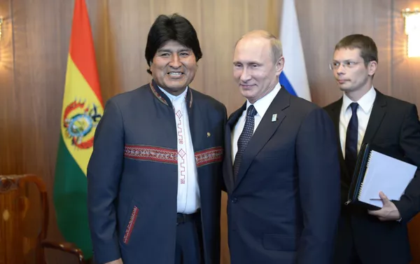 El expresidente boliviano, Evo Morales y el presidente ruso, Vladímir Putin (archivo) El expresidente boliviano, Evo Morales y el presidente ruso, Vladímir Putin (archivo) - Sputnik Mundo