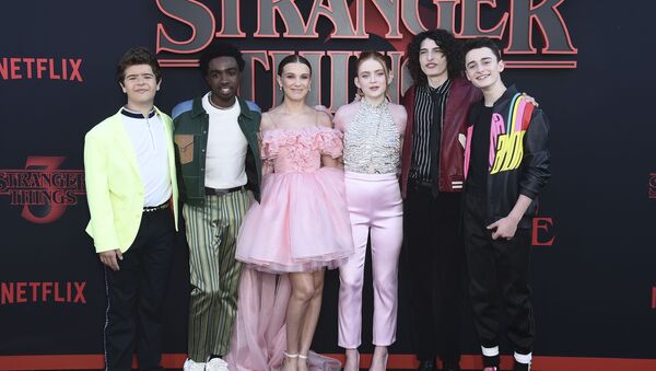 Los protagonistas de 'Stranger Things' - Sputnik Mundo