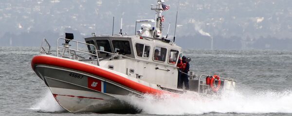Un buque de la Guardia Costera de EEUU - Sputnik Mundo
