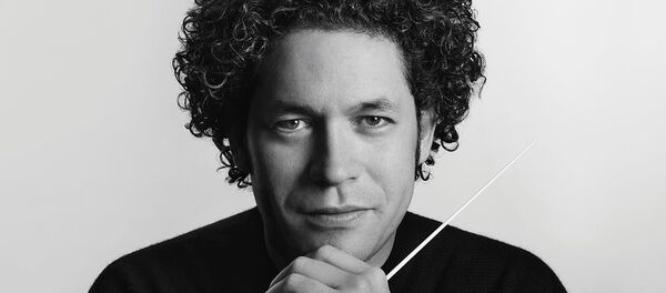 Gustavo Dudamel, director de orquesta venezolano - Sputnik Mundo