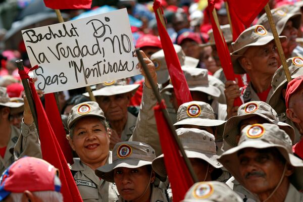 Venezolanos salen a las calles para mostrar su descontento con el informe de Bachelet - Sputnik Mundo