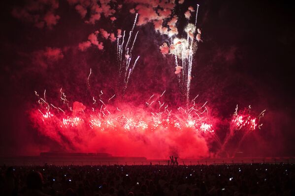 Los toros vuelven a recorrer las calles de Pamplona durante los Sanfermines
 - Sputnik Mundo