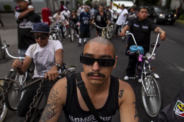 Low bikes: la tendencia de la cultura chicana que recorre Ciudad de México (fotos) - Sputnik Mundo