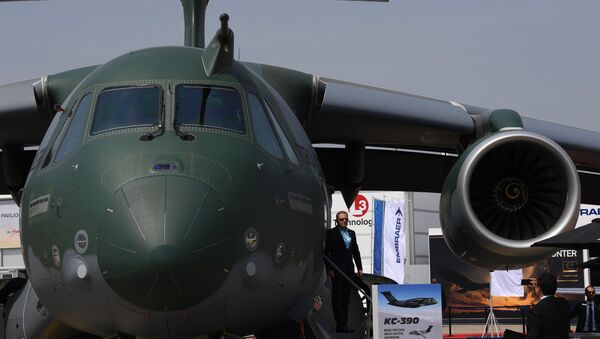 El avión de transporte KC-390 - Sputnik Mundo