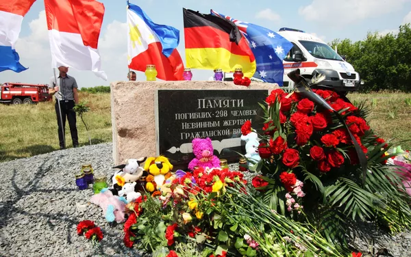 Un obelisco en memoria de las víctimas del MH17 Un obelisco en memoria de las víctimas del MH17 - Sputnik Mundo