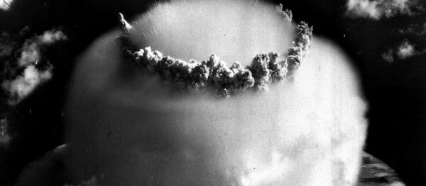 Una prueba nuclear realizada por EEUU en el atolón Bikini, en 1946 - Sputnik Mundo
