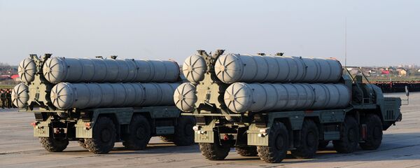 Sistemas de defensa antiaérea S-400 Triumf - Sputnik Mundo