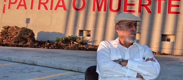 Roberto Fernández Retamar, poeta y ensayista cubano  - Sputnik Mundo