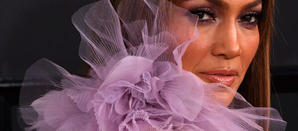 Певица и актриса Дженнифер Лопес на 59 ежегодной премии Grammy в Лос-Анджелес Певица и актриса Дженнифер Лопес на 59 ежегодной премии Grammy в Лос-Анджелес - Sputnik Mundo