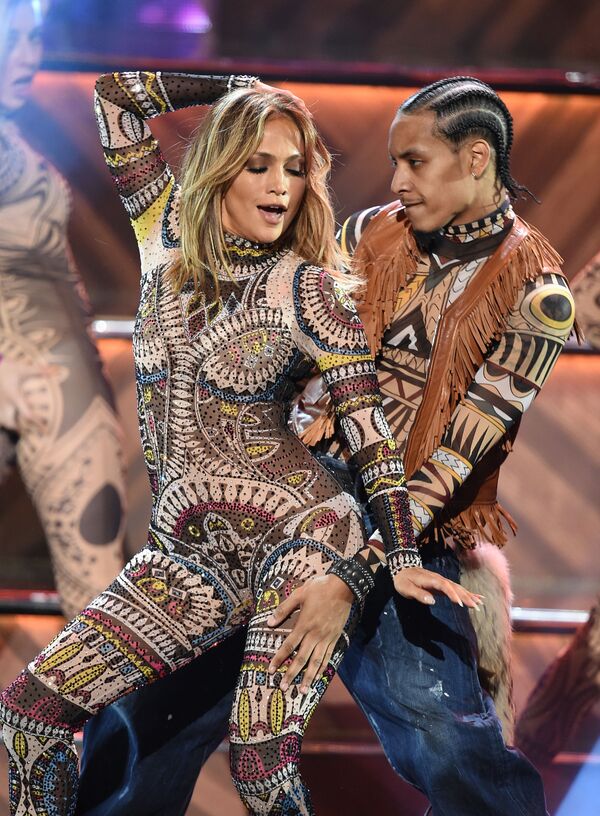 Estrella y diosa sexual: Jennifer Lopez cumple años - Sputnik Mundo