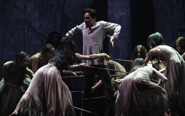 Las Wilis en el ballet 'Giselle' por Akram Khan - Sputnik Mundo