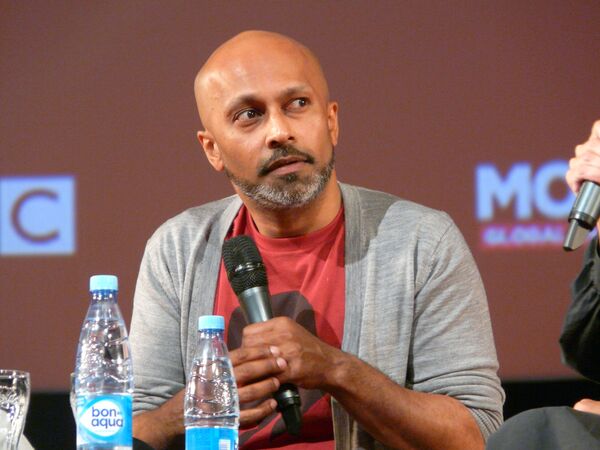 Cómo bailar la 'vida y muerte' de los migrantes detrás de un muro - Sputnik Mundo