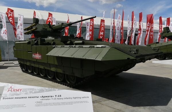 Los tanques rusos se arman con nuevos cañones: el Armata se hace con el Kinzhal Los tanques rusos se arman con nuevos cañones: el Armata se hace con el Kinzhal - Sputnik Mundo