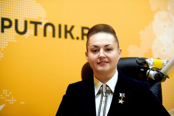 Una de las pocas mujeres en viajar al espacio revela a Sputnik los secretos del cosmos - Sputnik Mundo