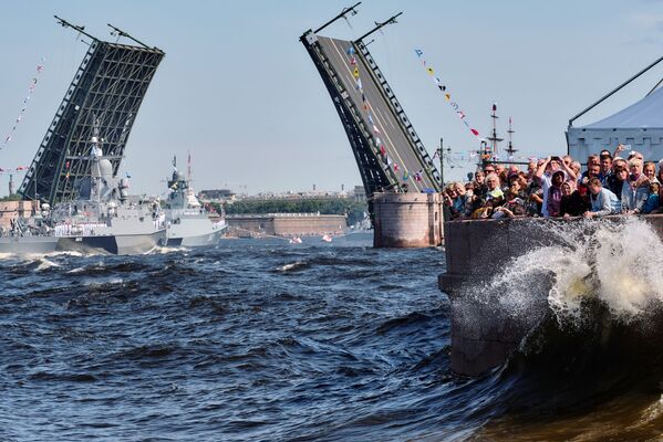 La Armada rusa se prepara para celebrar su gran día - Sputnik Mundo