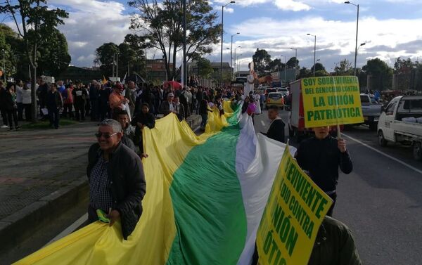 Protesta en Bogotá por los asesinatos de los líderes sociales en Colombia - Sputnik Mundo