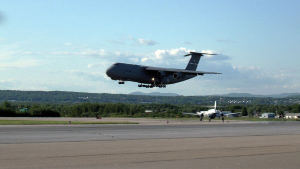 Un C-5 Galaxy Un C-5 Galaxy - Sputnik Mundo