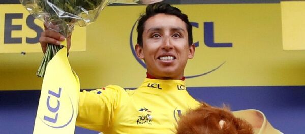 El ciclista colombiano Egan Bernal, luego de ganar la etapa 19 del Tour de France - Sputnik Mundo