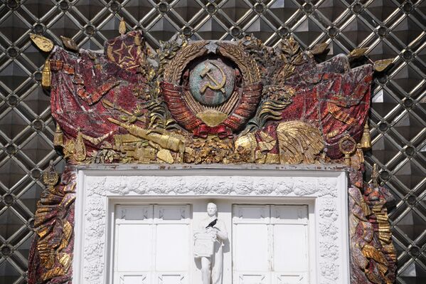 El parque VDNJ, nostalgia y esplendor de la URSS en medio de la moderna Moscú - Sputnik Mundo