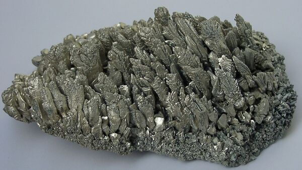 Cristales de magnesio (imagen referencial) - Sputnik Mundo