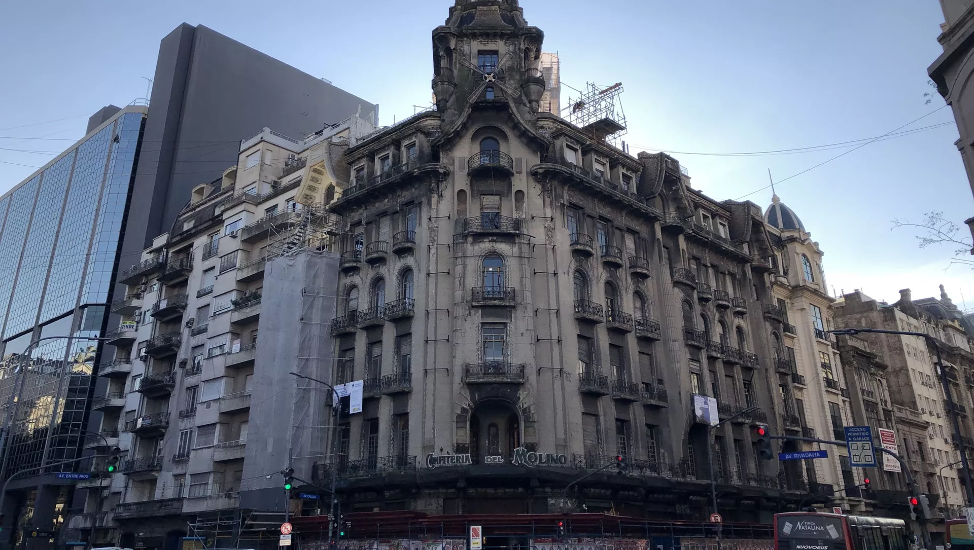 Edificio de la Confitería del Molino en Buenos Aries, en pleno proceso de restauración