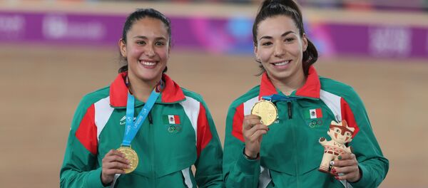 Las ciclistas mexicanas Luz Daniela Gaxiola y Jessica Salazar - Sputnik Mundo
