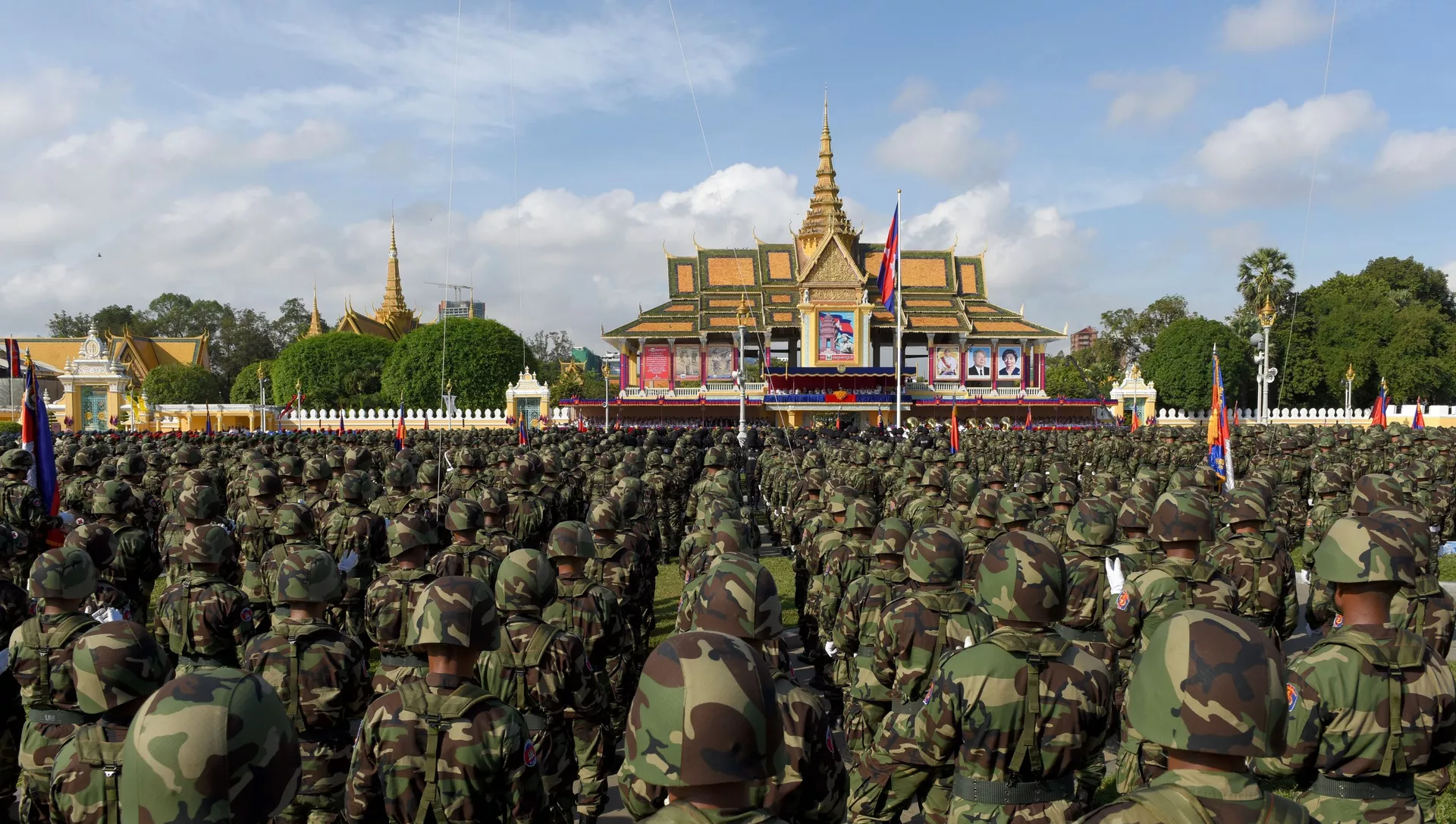 Solados camboyanos en Phnom Penh 