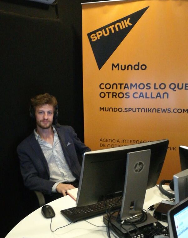 Ilya Ramlav, el joven pianista ruso que deslumbra con su música Ilya Ramlav, el joven pianista ruso que deslumbra con su música - Sputnik Mundo