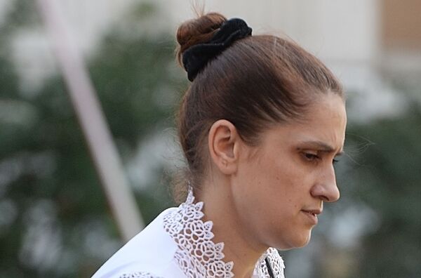 Se celebra una marcha en apoyo a tres hermanas que mataron a su padre: ¿son inocentes? - Sputnik Mundo