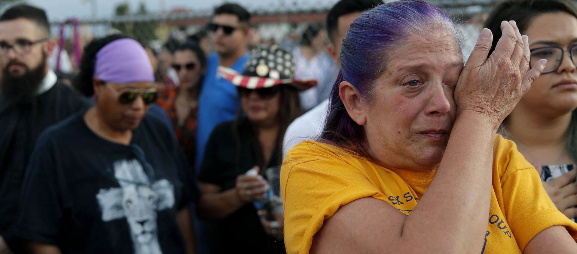 La gente llora a las víctimas del tiroteo en El Paso, Texas  - Sputnik Mundo, 1920, 15.09.2020