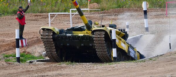 Un tanque venezolano participa en el biatlón de tanques de los juegos Army 2019 - Sputnik Mundo