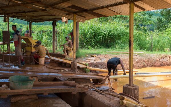 Extracción de oro en El Callao, Venezuela - Sputnik Mundo
