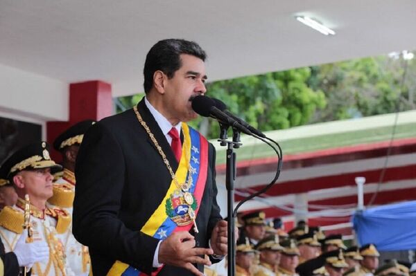 Movilizaciones oficialistas y opositoras en capital venezolana culminan de forma pacífica - Sputnik Mundo