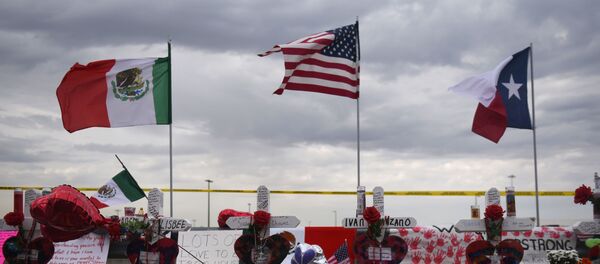 Homenaje a las víctimas del tiroteo en El Paso, EEUU - Sputnik Mundo