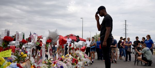 Homenaje a las victimas del tiroteo en El Paso, EEUU - Sputnik Mundo