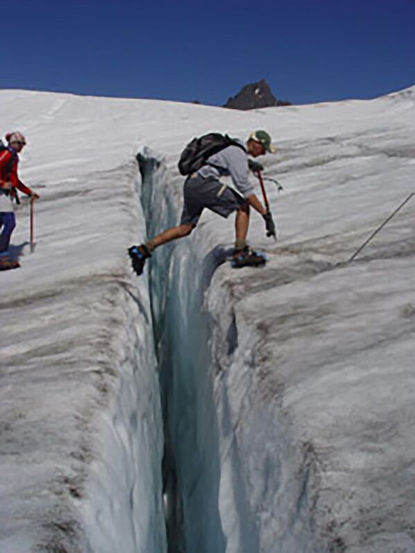 Quince escalofriantes fotos de escalada a las cimas más altas del planeta - Sputnik Mundo