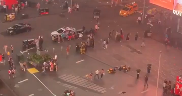 Caos y pánico en el centro de Nueva York por una falsa alarma de tiroteo - Sputnik Mundo