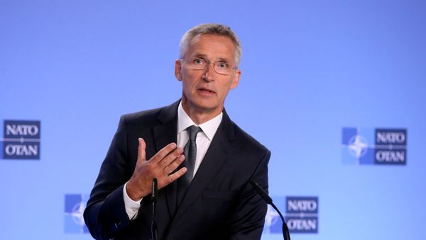 Jens Stoltenberg durante la conferencia en Bruselas Jens Stoltenberg durante la conferencia en Bruselas - Sputnik Mundo