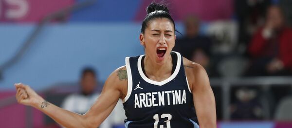  Debora Gonzalez, baloncestista argentina, celebra un triple contra EEUU en los Juegos Panamericanos Lima 2019 - Sputnik Mundo