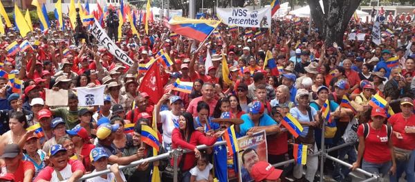 Los venezolanos salen a las calles para protestar contra el bloqueo económico Los venezolanos salen a las calles para protestar contra el bloqueo económico - Sputnik Mundo
