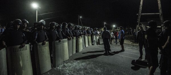 La policía kurguís durante la operación contra el exmandatario Almazbek Atambáev - Sputnik Mundo