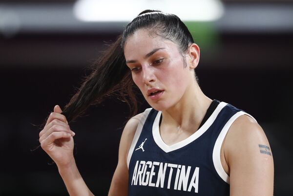 Papelón panamericano: Argentina eliminada en baloncesto femenino por el uniforme - Sputnik Mundo