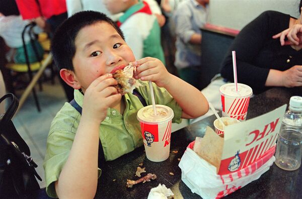 A McDonald's ya le viene bien la guerra comercial en China A McDonald's ya le viene bien la guerra comercial en China - Sputnik Mundo