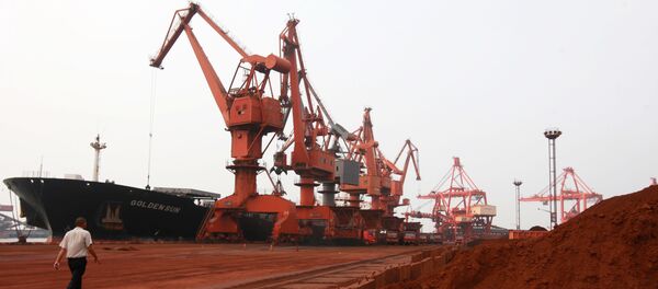 Descarga de metales de tierras raras en China (archivo) - Sputnik Mundo