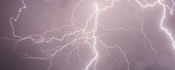 Unos rayos en el cielo - Sputnik Mundo