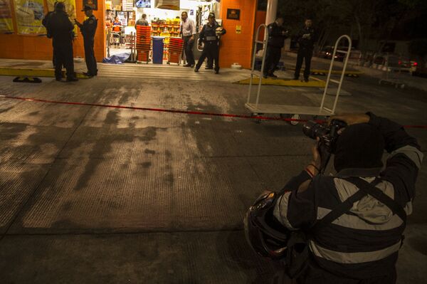 Adrenalina pura: la vida de un fotógrafo de nota roja en Ciudad de México (fotos) Adrenalina pura: la vida de un fotógrafo de nota roja en Ciudad de México (fotos) - Sputnik Mundo