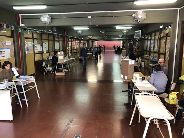 Argentina vota en las primarias para definir los candidatos - Sputnik Mundo